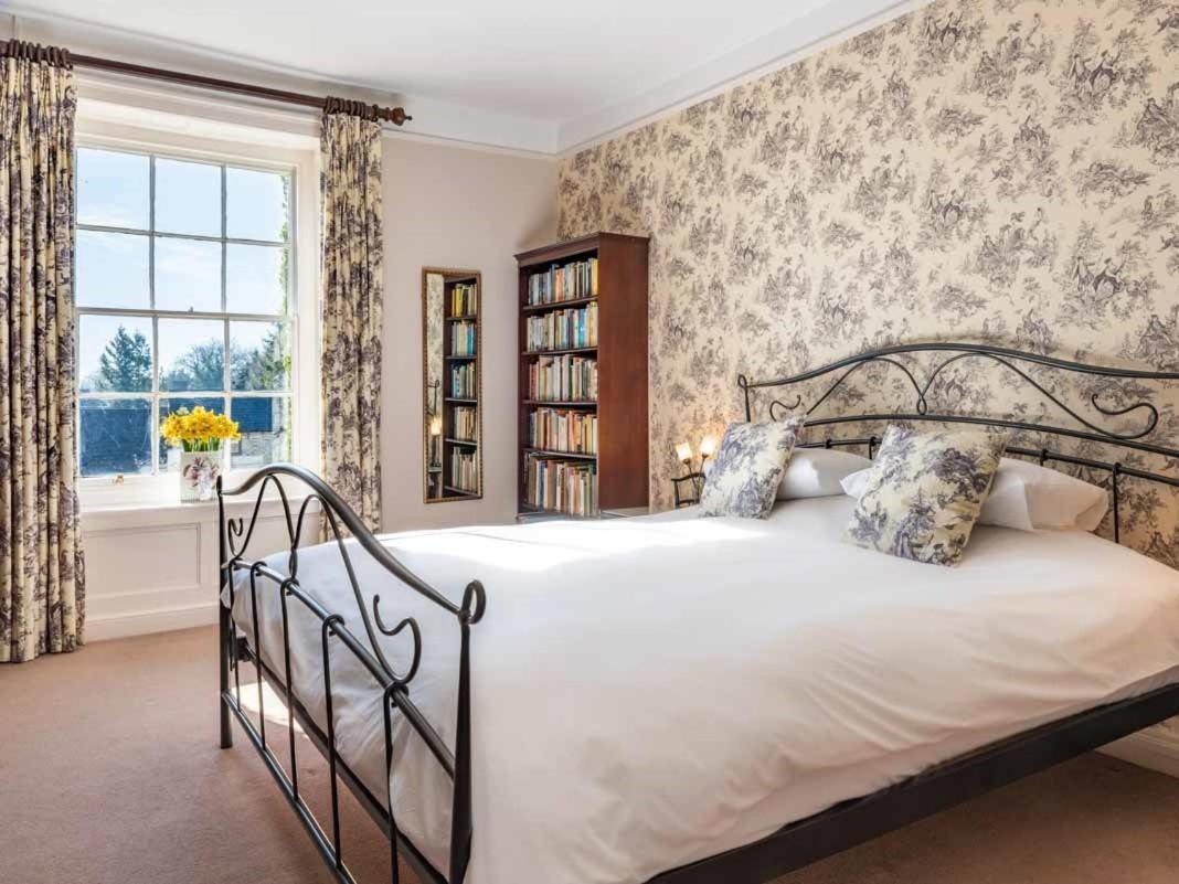 Manor Farm B&B Marlborough Esterno foto