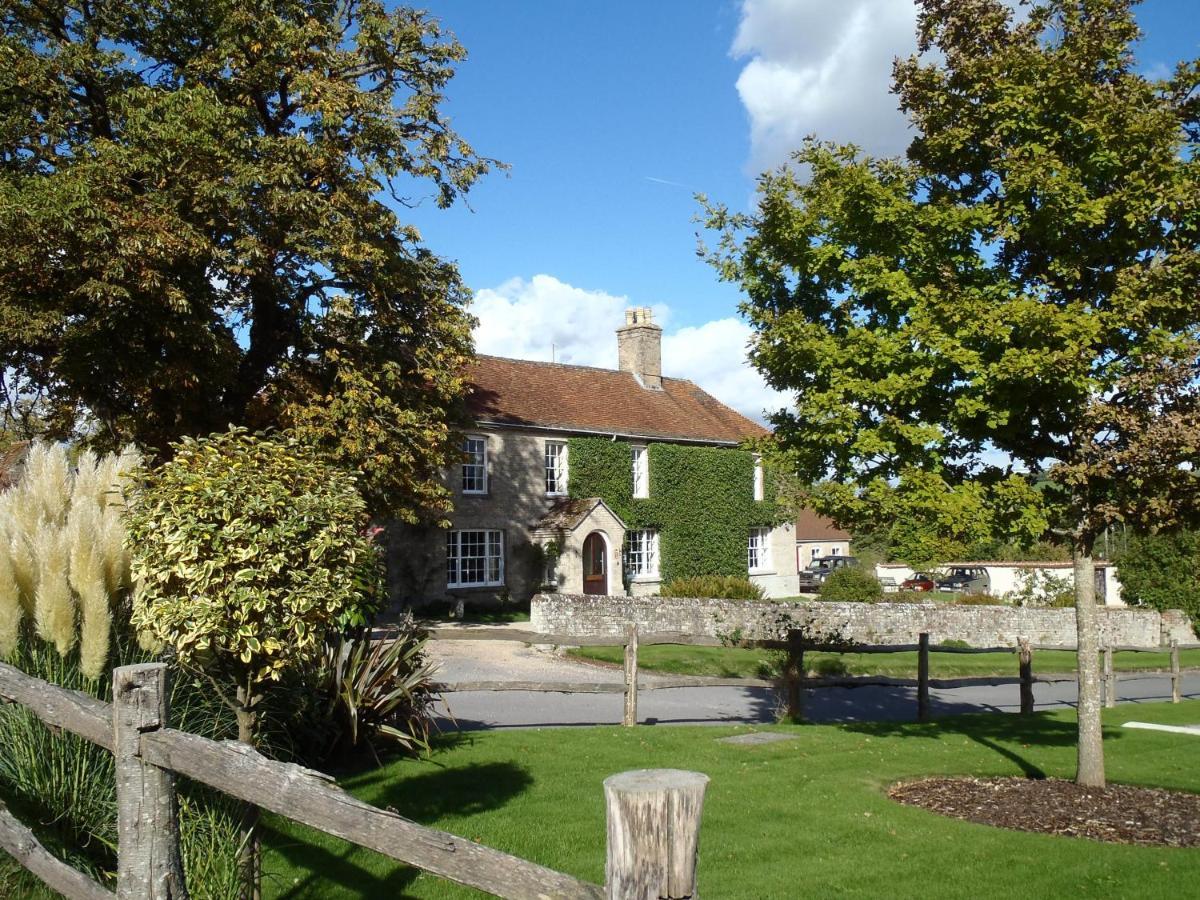 Manor Farm B&B Marlborough Esterno foto