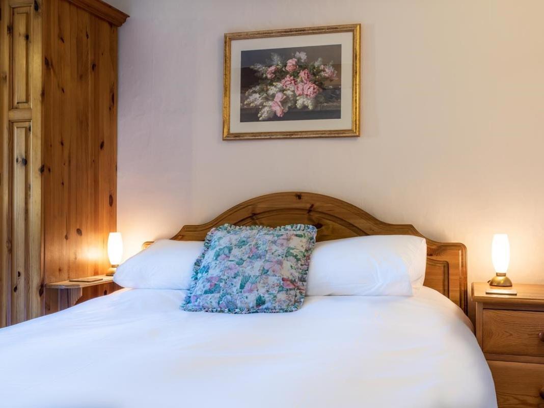 Manor Farm B&B Marlborough Esterno foto