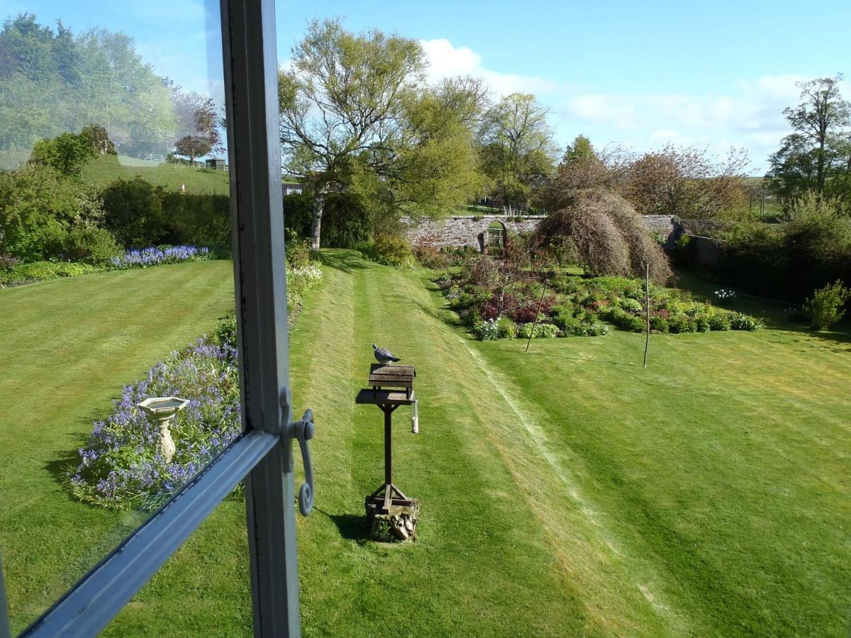 Manor Farm B&B Marlborough Esterno foto